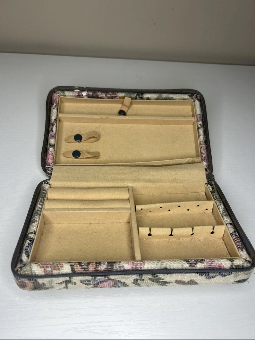 Vintage Jewelry Travel Case Tapestry Zip Hard, 8 X 5 X 2 Inch, Made In Taiwan